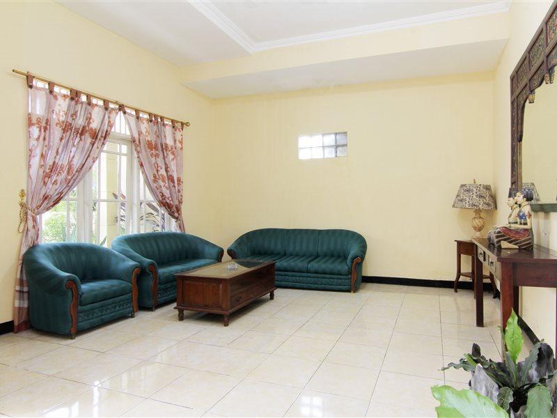 Jj House Gejayan Hotel Kejayan Ngoại thất bức ảnh